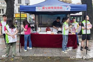 克林斯曼：我会继续执教韩国队，球队在我执教这一年里非常成功